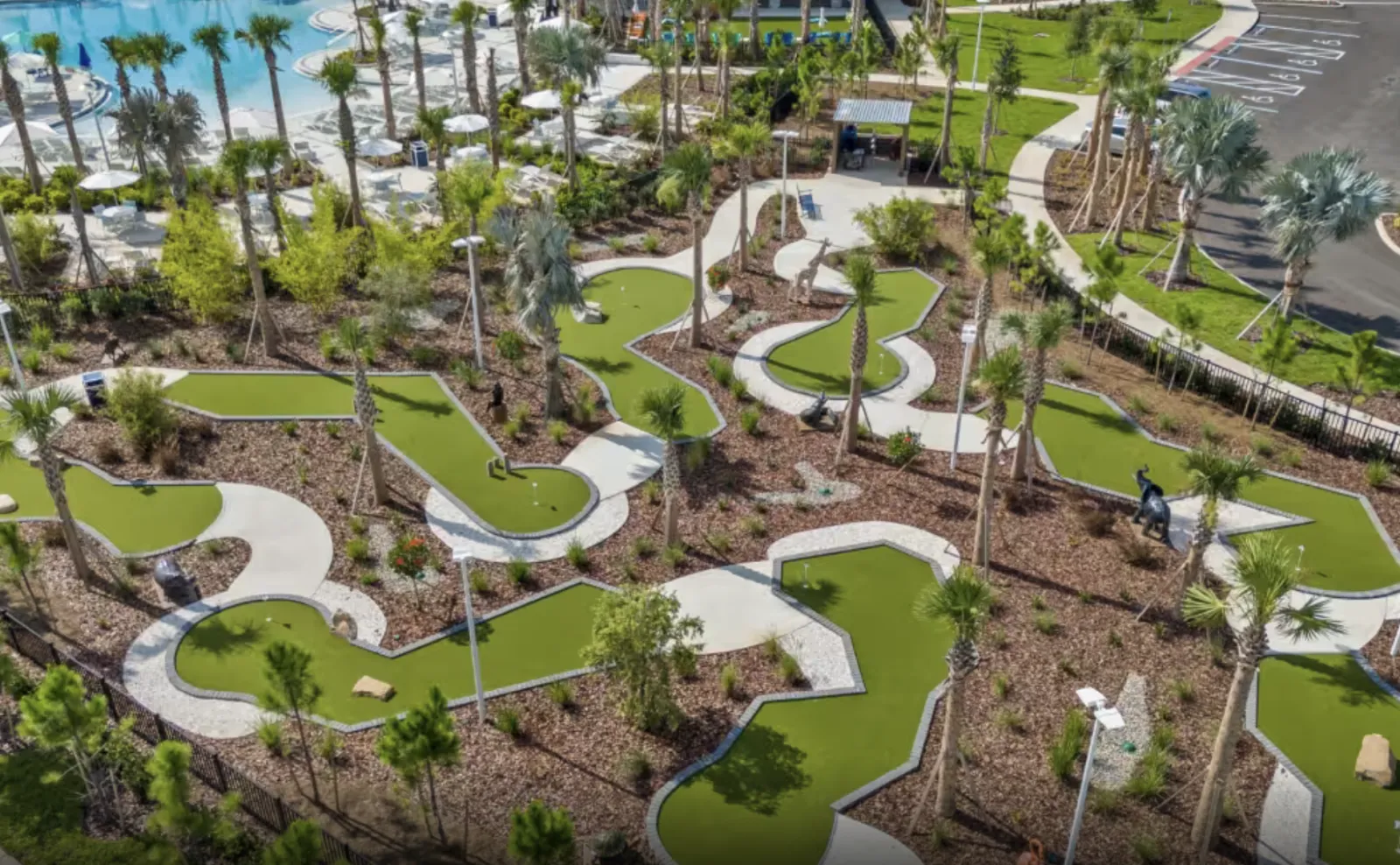 Landscaped 9-hole mini-golf course at Windsor Cay Resort.