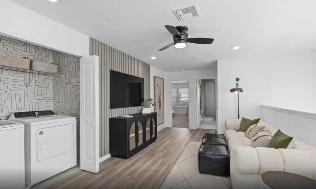 Castaway End Unit vacation home at Windsor Cay Resort, interior and exterior view 3