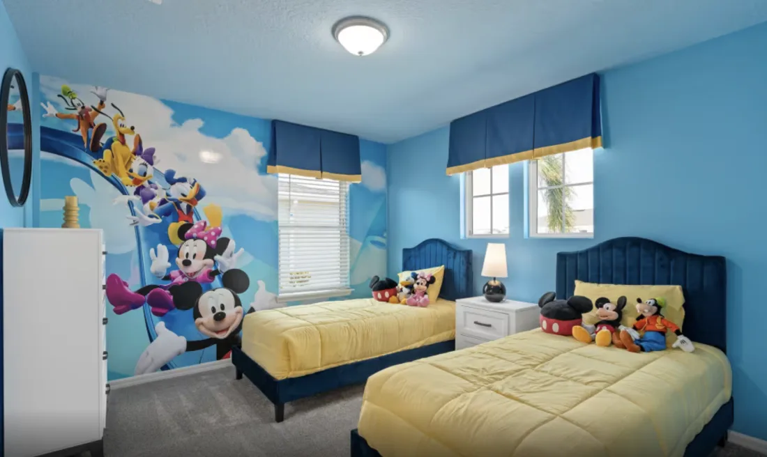 Lakeshore vacation home at Windsor Cay Resort, interior and exterior view 6